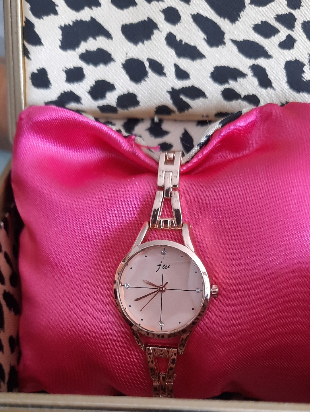 Womens Rose Gold Bracelet Watch  Pink Dial 8